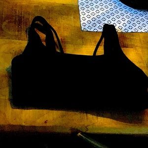 Athleta Exhale sports bra size S   D cup